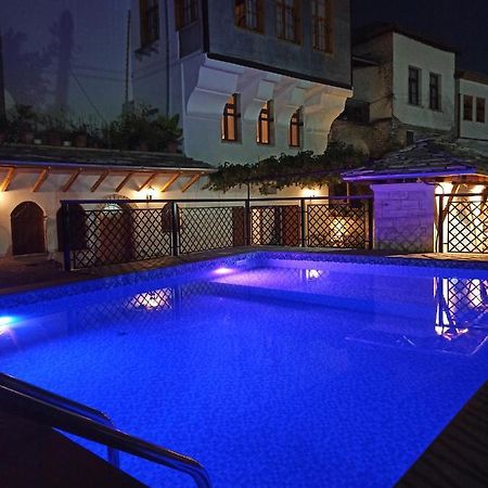 Hotel Praga Gjirokaster Bagian luar foto
