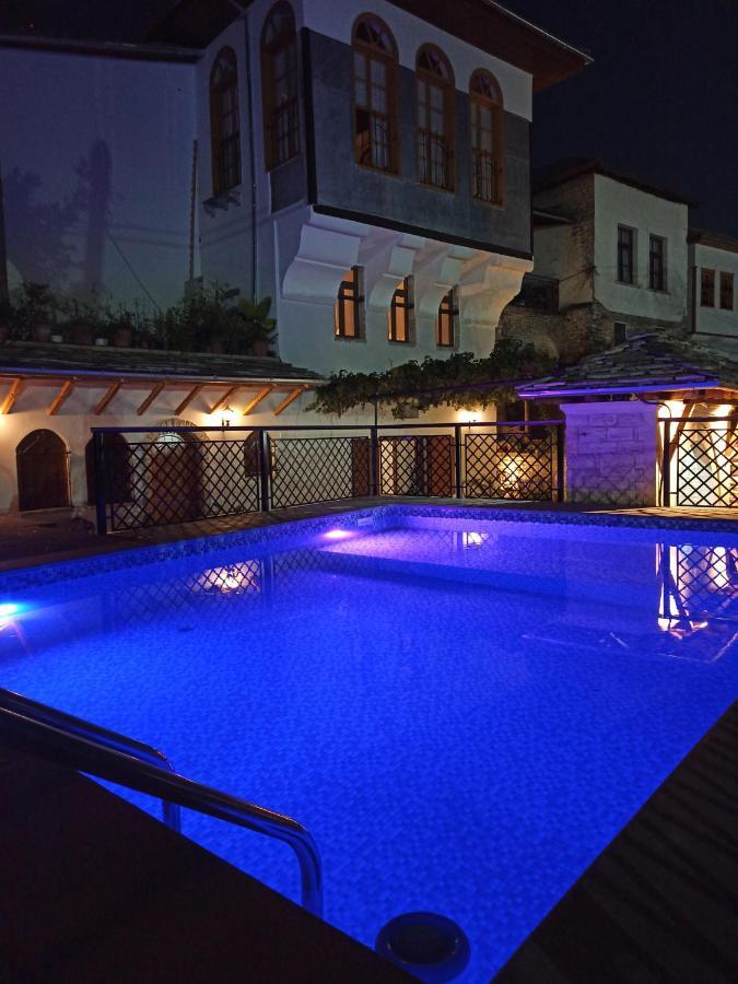 Hotel Praga Gjirokaster Bagian luar foto