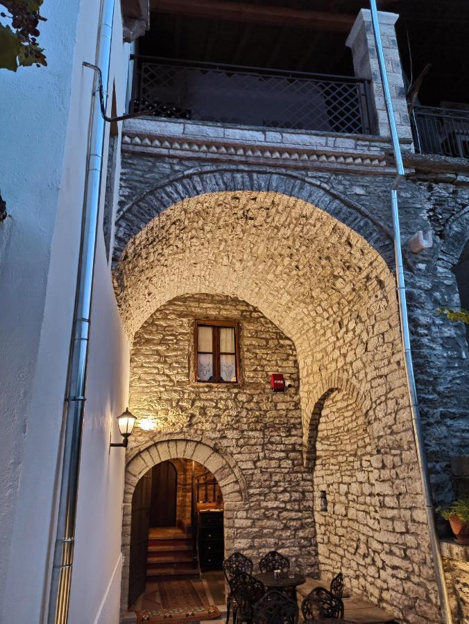 Hotel Praga Gjirokaster Bagian luar foto