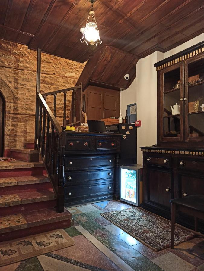 Hotel Praga Gjirokaster Bagian luar foto
