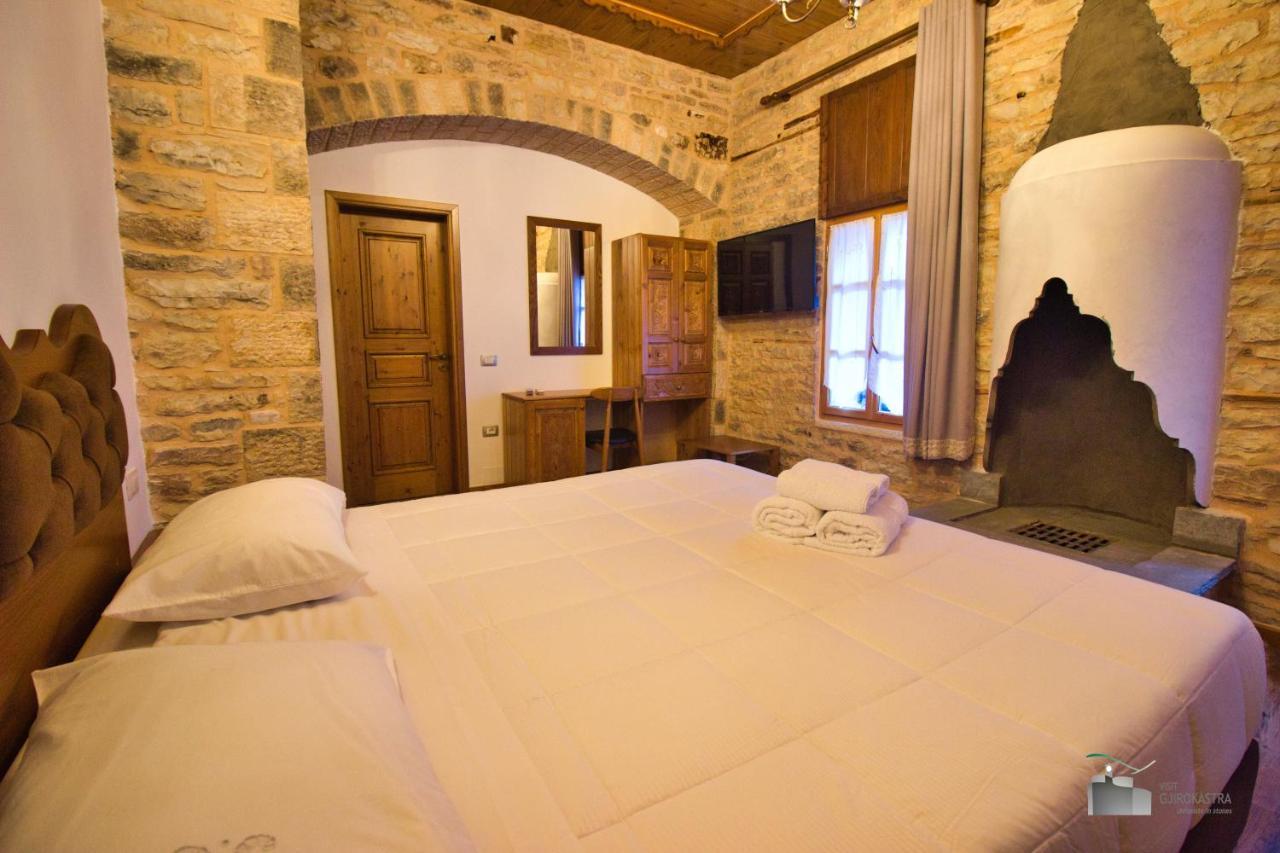 Hotel Praga Gjirokaster Bagian luar foto