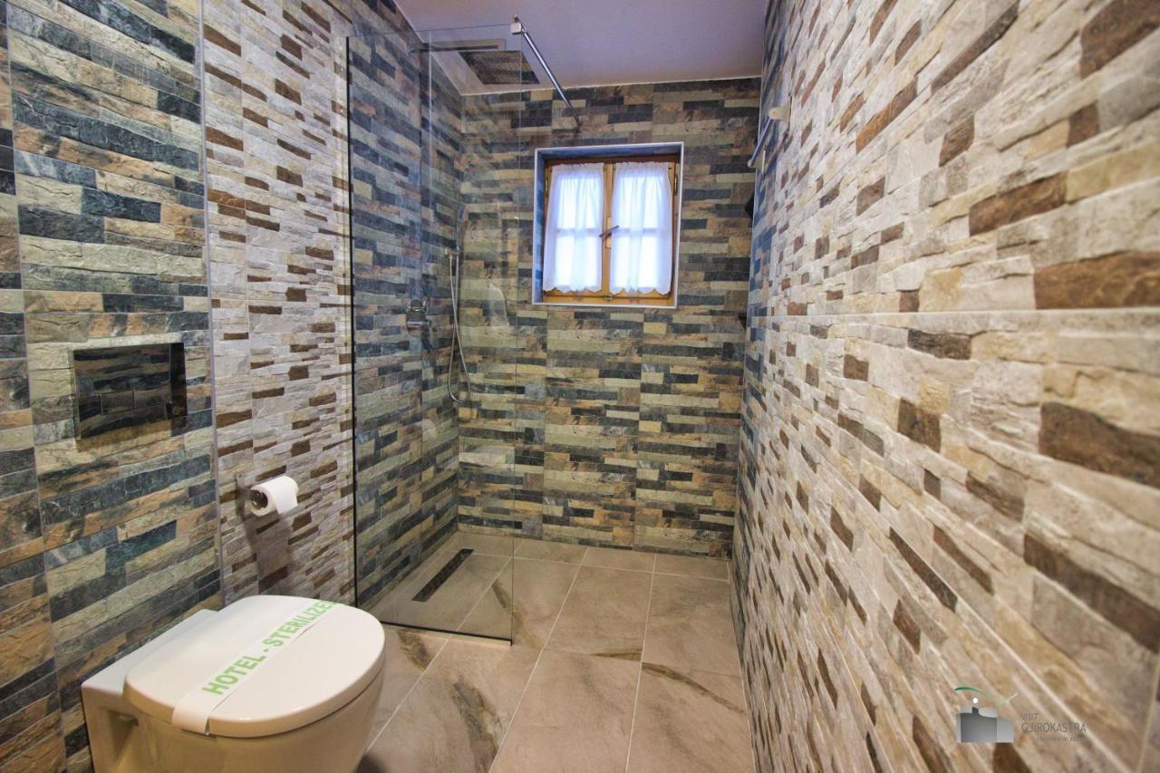 Hotel Praga Gjirokaster Bagian luar foto