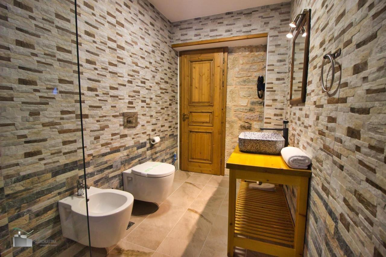 Hotel Praga Gjirokaster Bagian luar foto