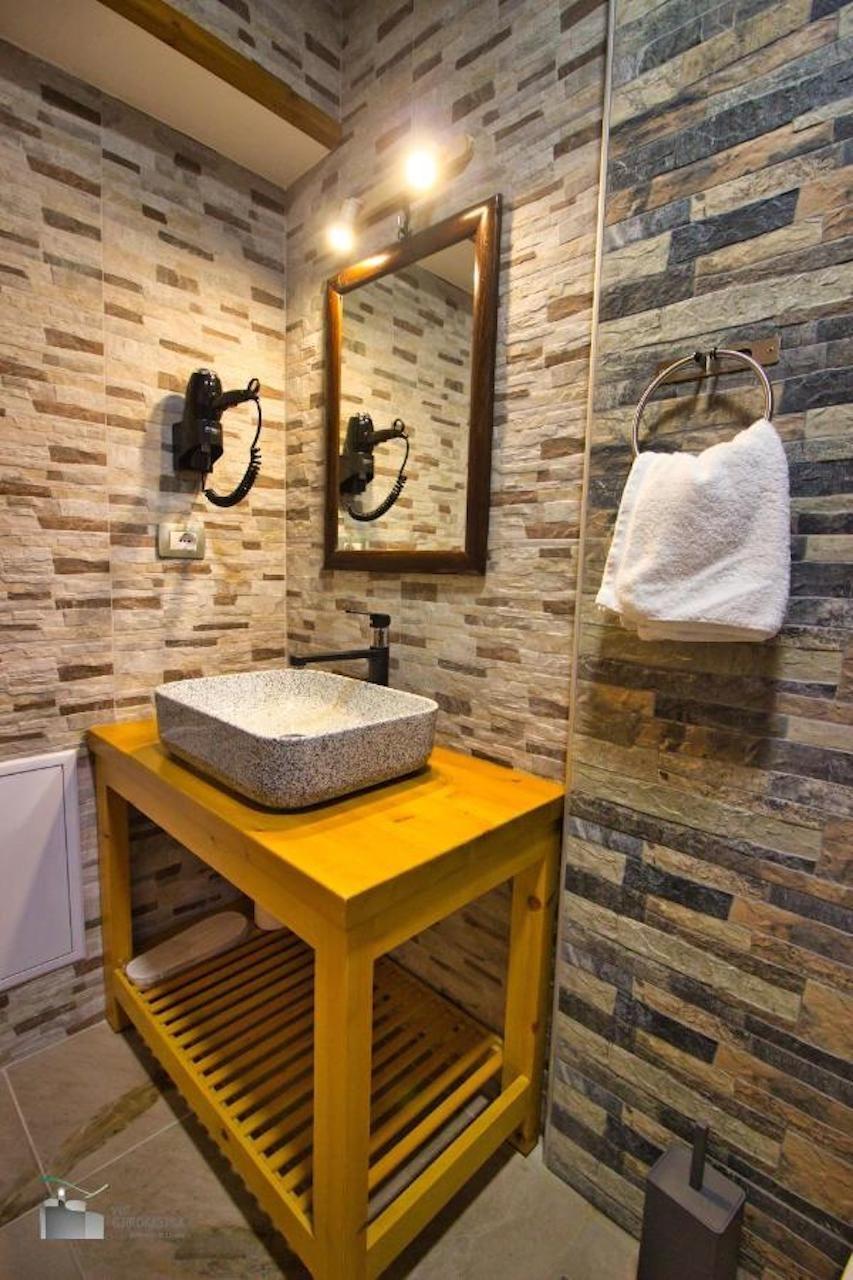 Hotel Praga Gjirokaster Bagian luar foto